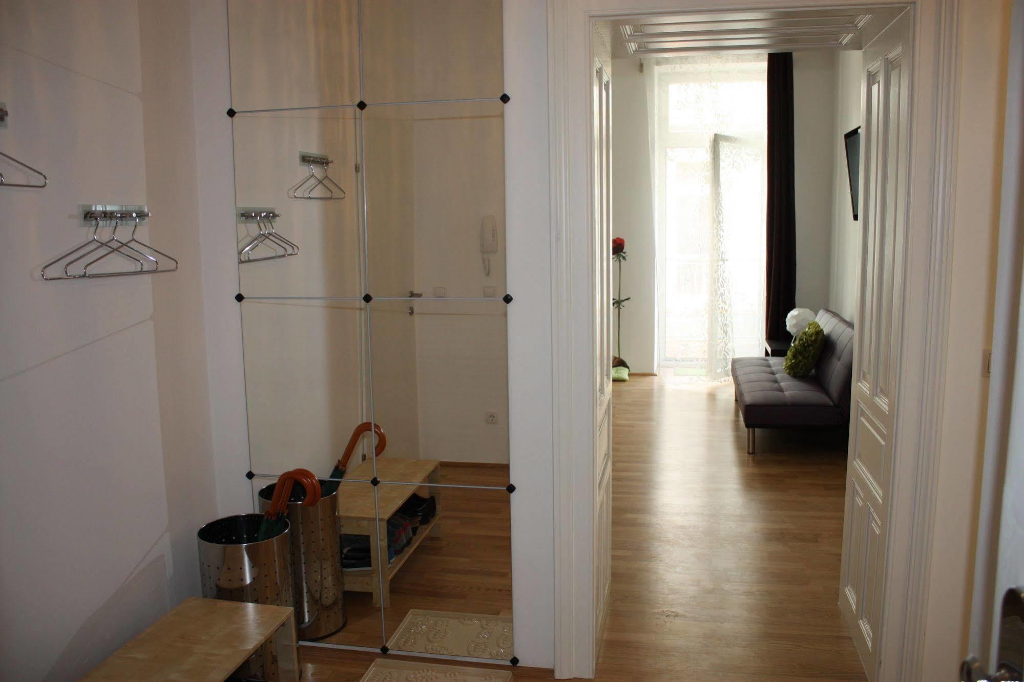 Modern Apartment Vienna - Dietrichgasse Exterior photo